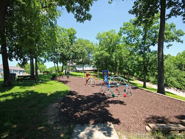 $184,500 | 291 Southwood Shores Place, Unit 3D, Lake Ozark, MO 65049