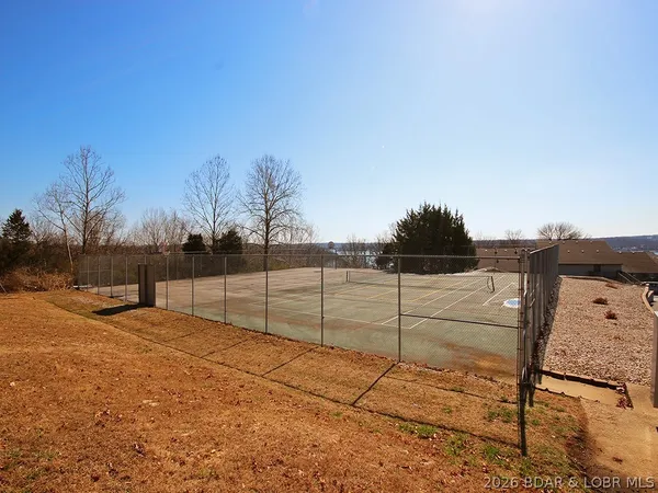 $184,500 | 291 Southwood Shores Place, Unit 3D, Lake Ozark, MO 65049