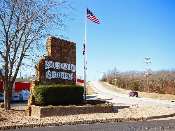 $184,500 | 291 Southwood Shores Place, Unit 3D, Lake Ozark, MO 65049