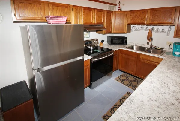 $184,500 | 291 Southwood Shores Place, Unit 3D, Lake Ozark, MO 65049