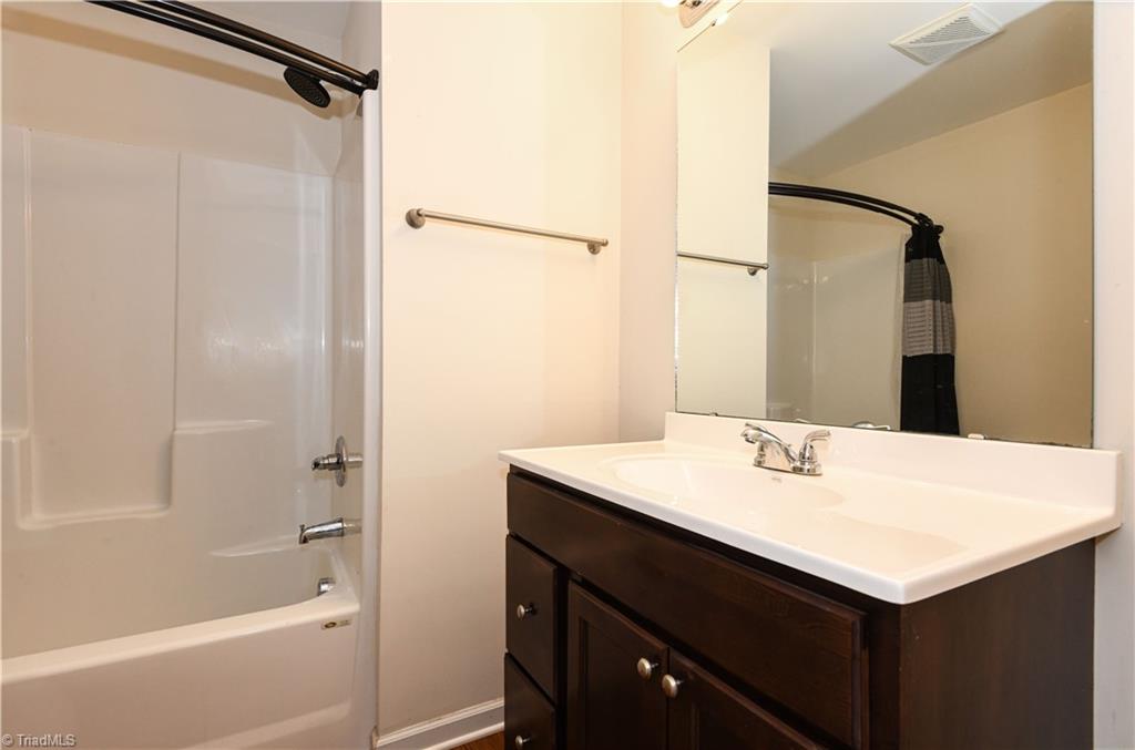 3203 Loftyview Drive High Point, NC 27260 - Photo 15 of 31