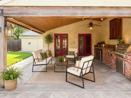 $570,000 | 106 Teche Drive, Lafayette, LA 70503