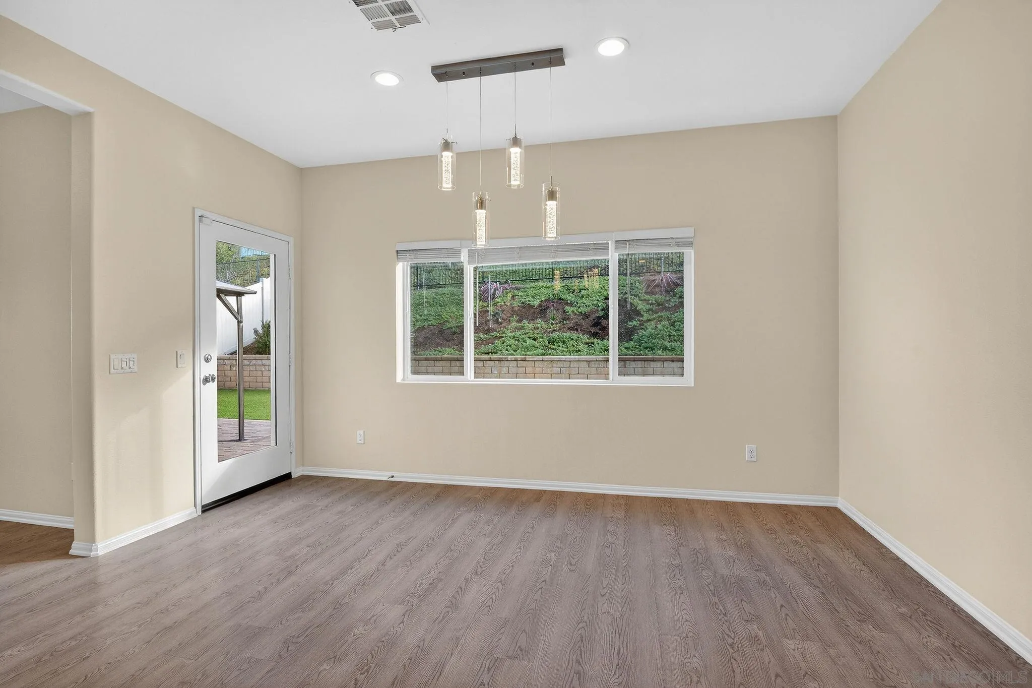 35875 Esperia Way Fallbrook, CA 92028 - Photo 7 of 31