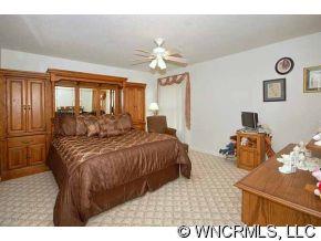 116 Allen Paul Road Hendersonville, NC 28791 - Photo 8 of 12 Gallery Image 8