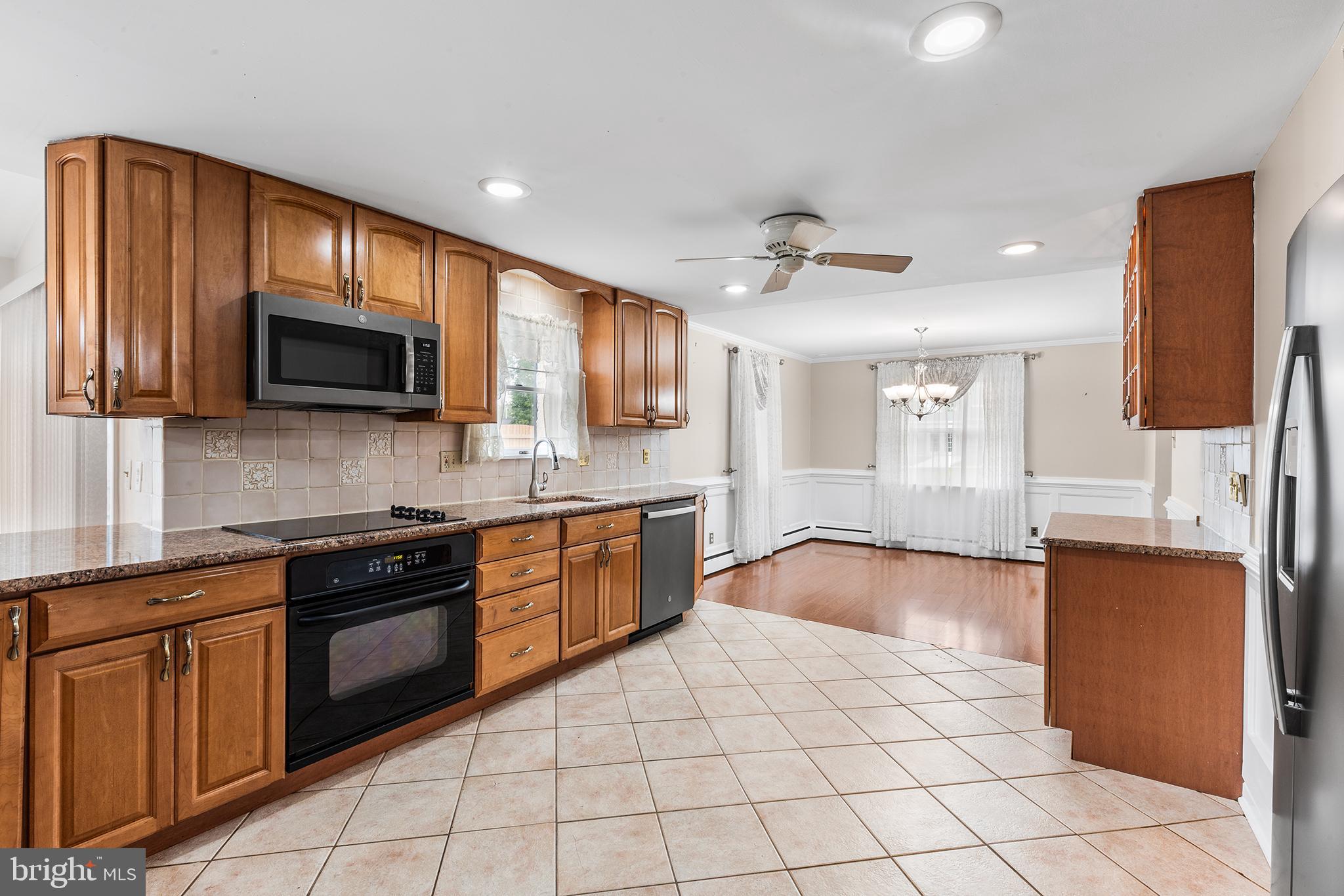 2747 Springhill Road Secane, PA 19018 - Photo 14 of 40 Kitchen