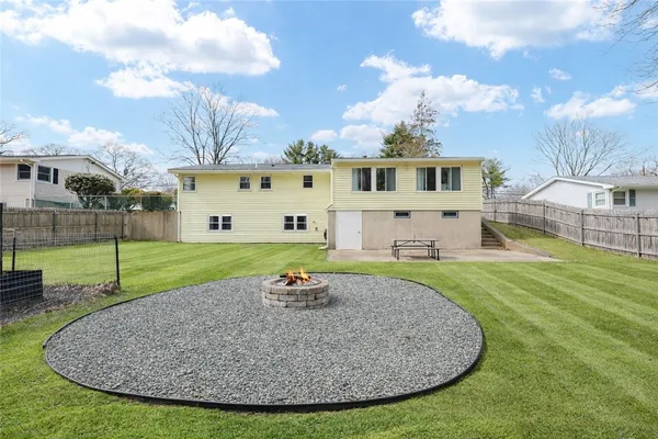 $525,000 | 40 Forestdale Drive, Cumberland, RI 02864