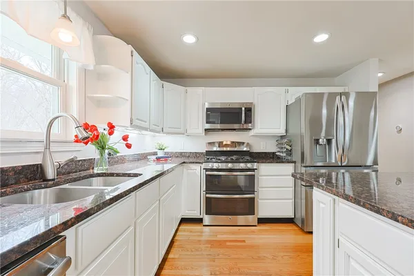 $525,000 | 40 Forestdale Drive, Cumberland, RI 02864