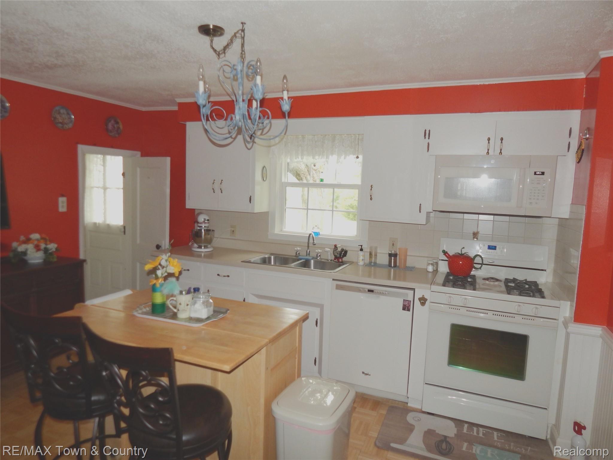 11207 West Pierson Road Flushing, MI 48433 - Photo 27 of 61 DSCN8472.JPG