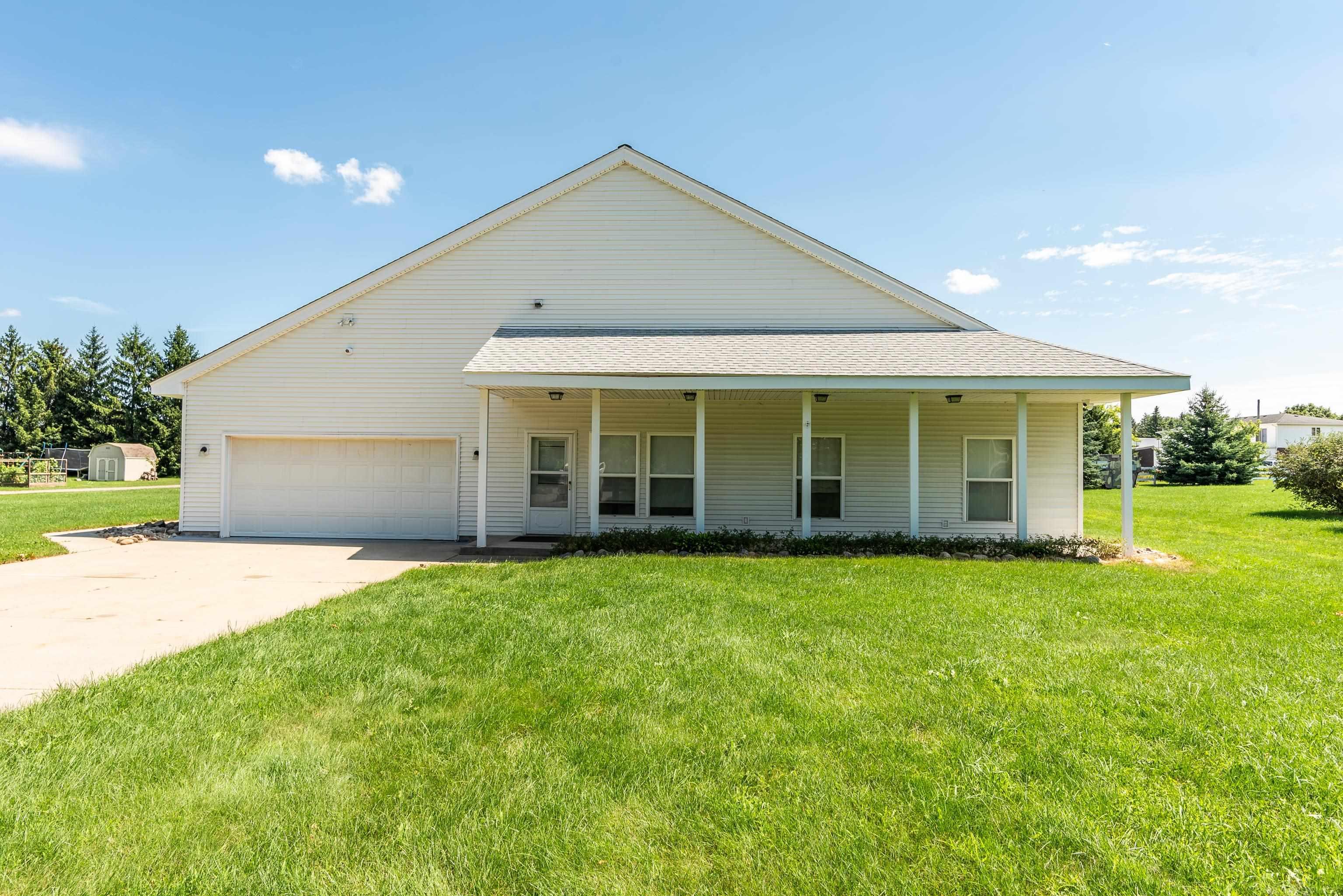 3863 Perry Lake Road Ortonville, MI 48462 - Photo 1 of 29 50088593.JPG