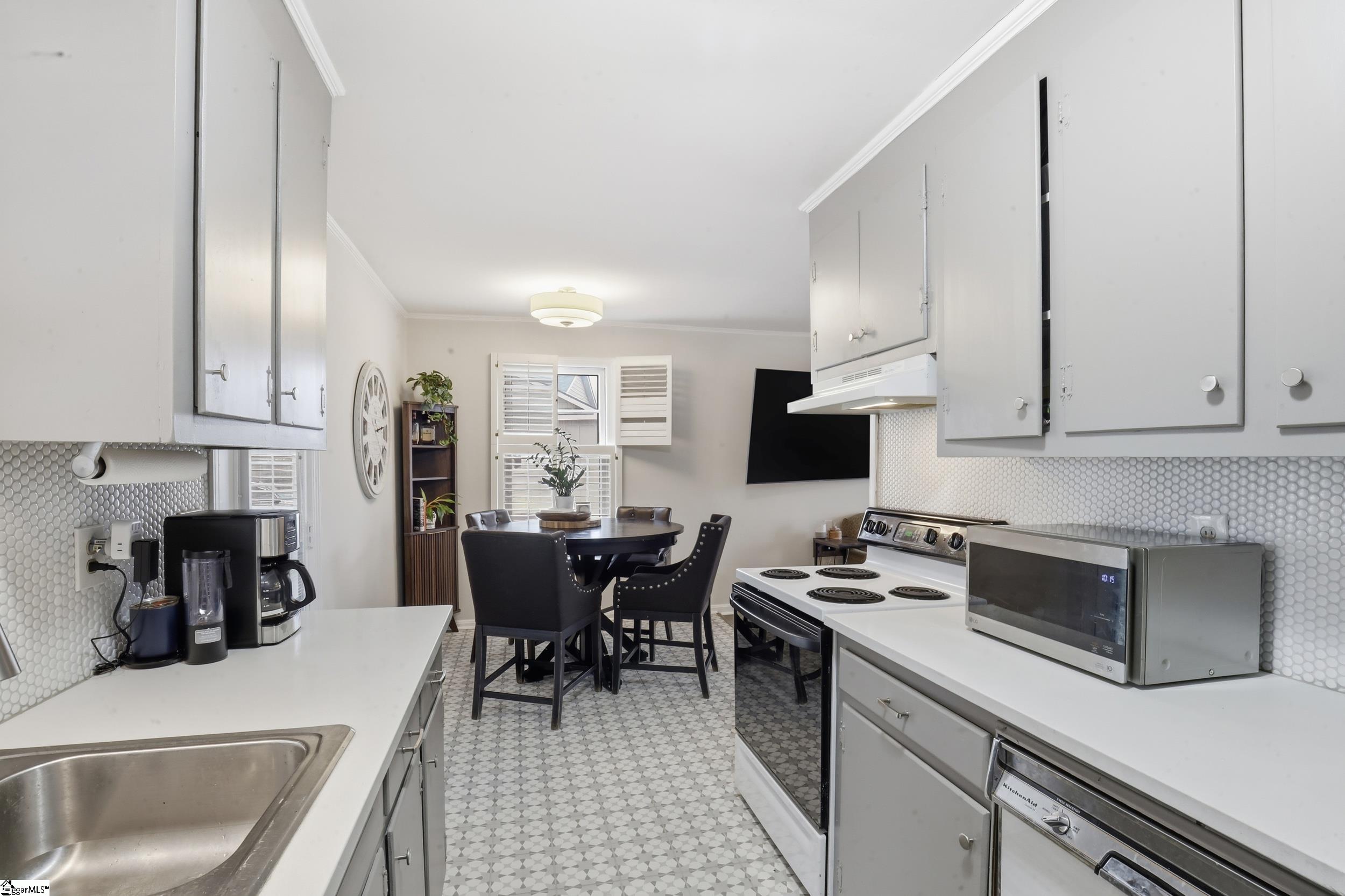 103 Fairlane Circle Greenville, SC 29607 - Photo 6 of 18