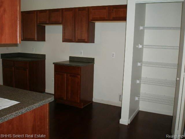 23356 Sunset Road Taylor, MI 48180 - Photo 6 of 14 KITCHEN