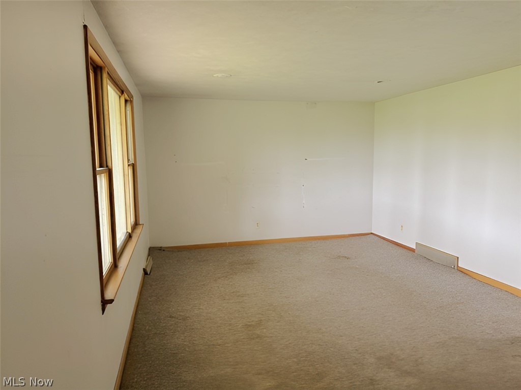 31997 Georgetown Road Salem, OH 44460 - Photo 4 of 13 liv rm