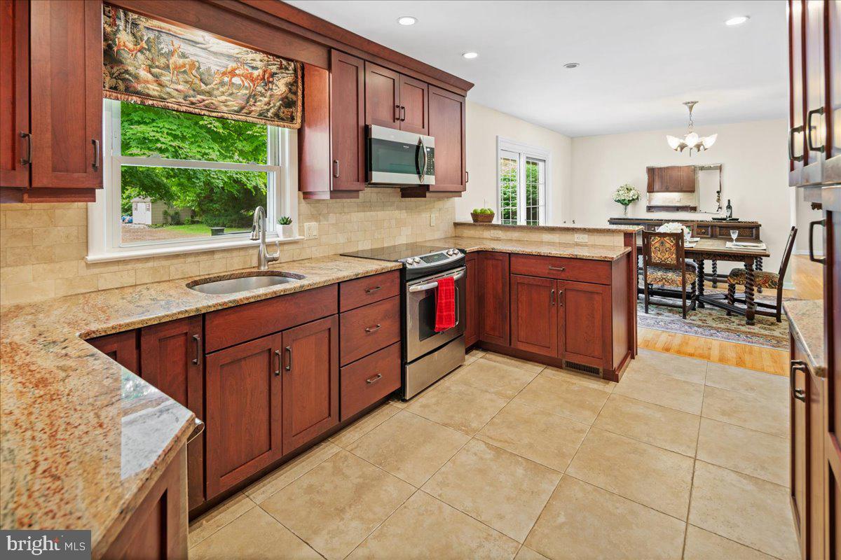 119 Lawrenceville Pennington Road Lawrenceville, NJ 08648 - Photo 3 of 45