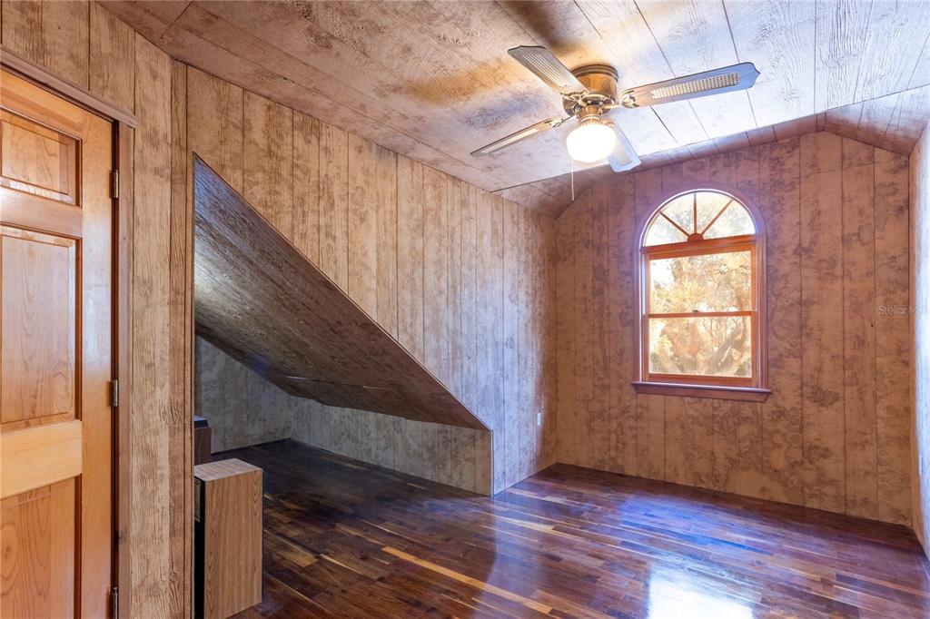 6892 Swain Road Sorrento, FL 32776 - Photo 28 of 57 a view of an entryway