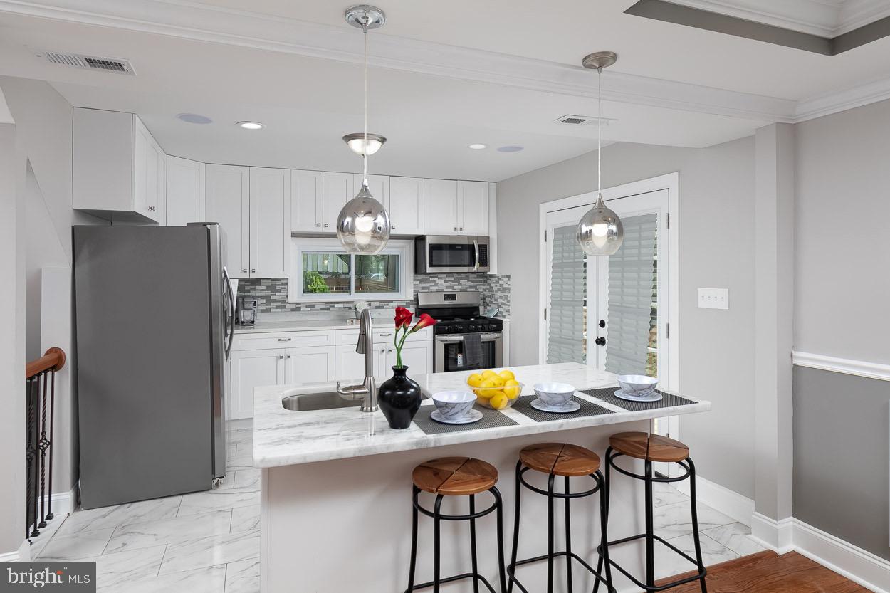 4113 Fordleigh Road Baltimore, MD 21215 - Photo 7 of 45 Gallery Image 7