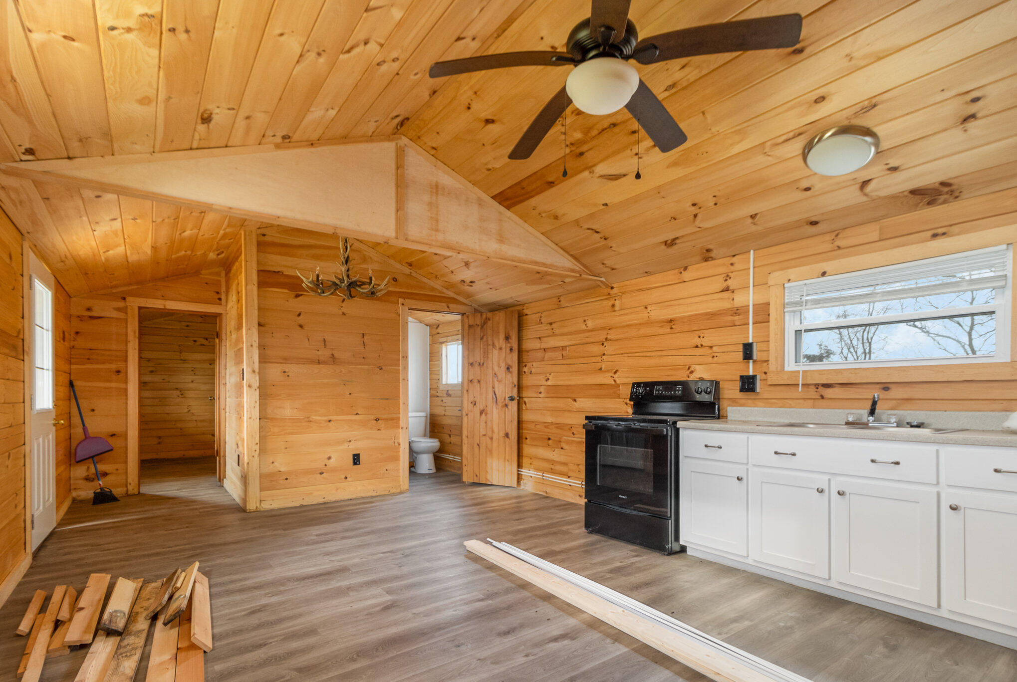 2143 Hogg Ridge Road Williamstown, KY 41097 - Photo 3 of 11 Gallery Image 3