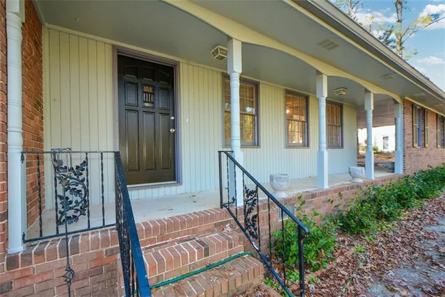 $300,000 | 1316 White Oak Street Southeast, Conyers, GA 30013