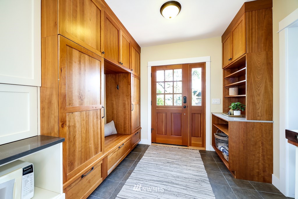 5420 Renton Avenue South Seattle, WA 98118 - Photo 4 of 28 Gallery Image 4