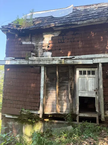 $165,000 | 33 Veterans Highway, Brooks, ME 04921