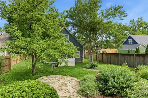 $1,100,000 | 3804 Central Avenue, Nashville, TN 37205