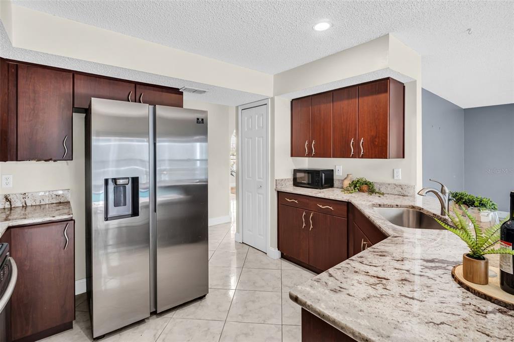 301 Tavernier Drive Oldsmar, FL 34677 - Photo 17 of 68