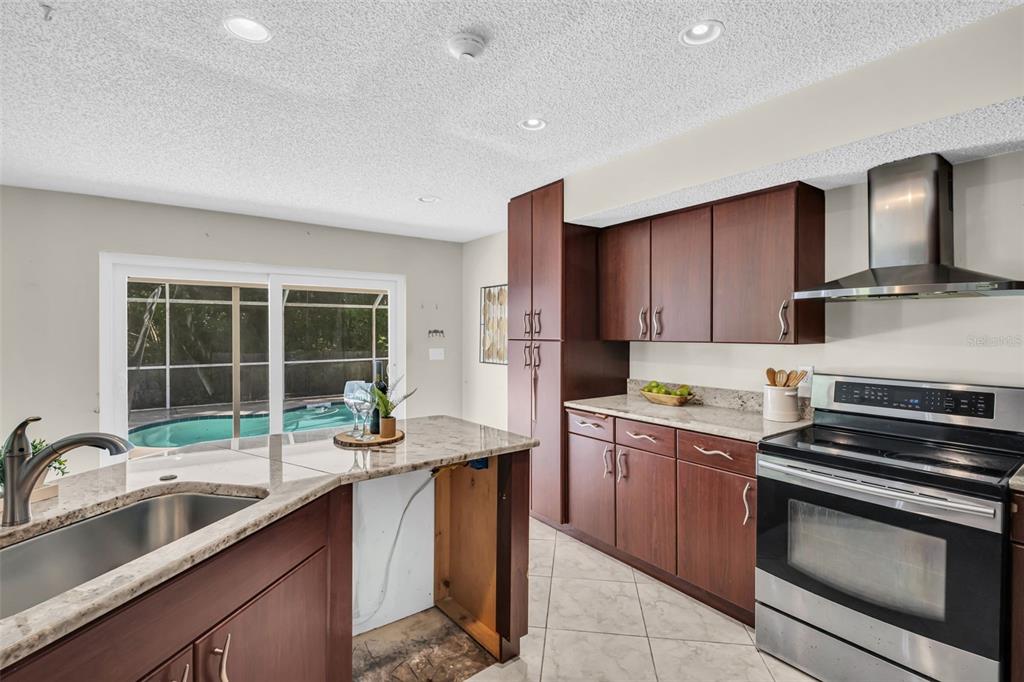 301 Tavernier Drive Oldsmar, FL 34677 - Photo 18 of 68