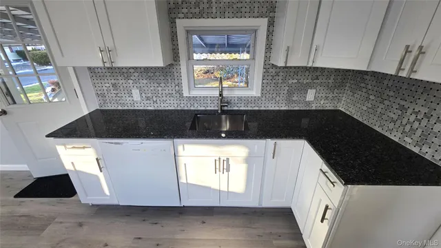 $239,000 | 13 Buttercup Drive, Bohemia, NY 11716