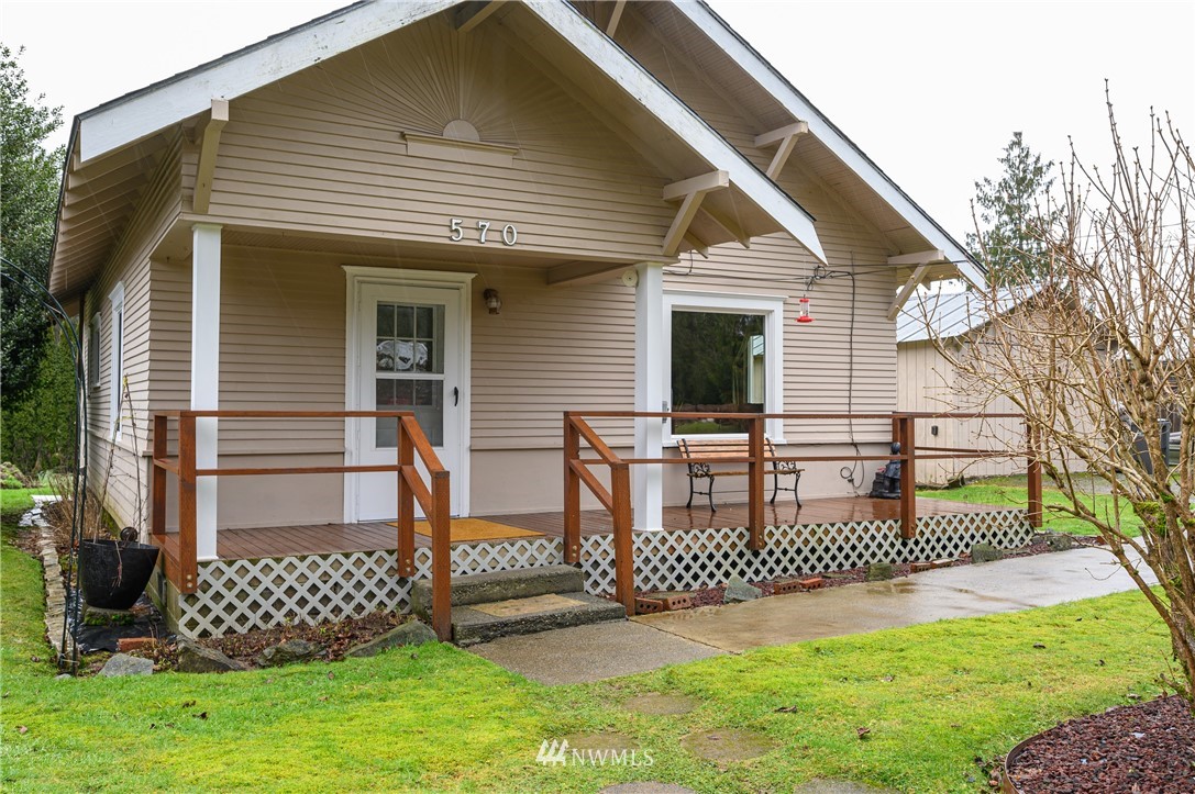 570 Bella Street Hamilton, WA 98284 - Photo 2 of 17 Gallery Image 2