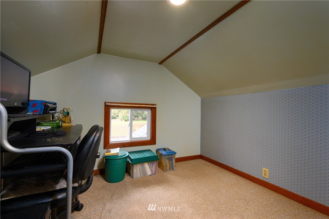570 Bella Street Hamilton, WA 98284 - Photo 9 of 17 Gallery Image 9
