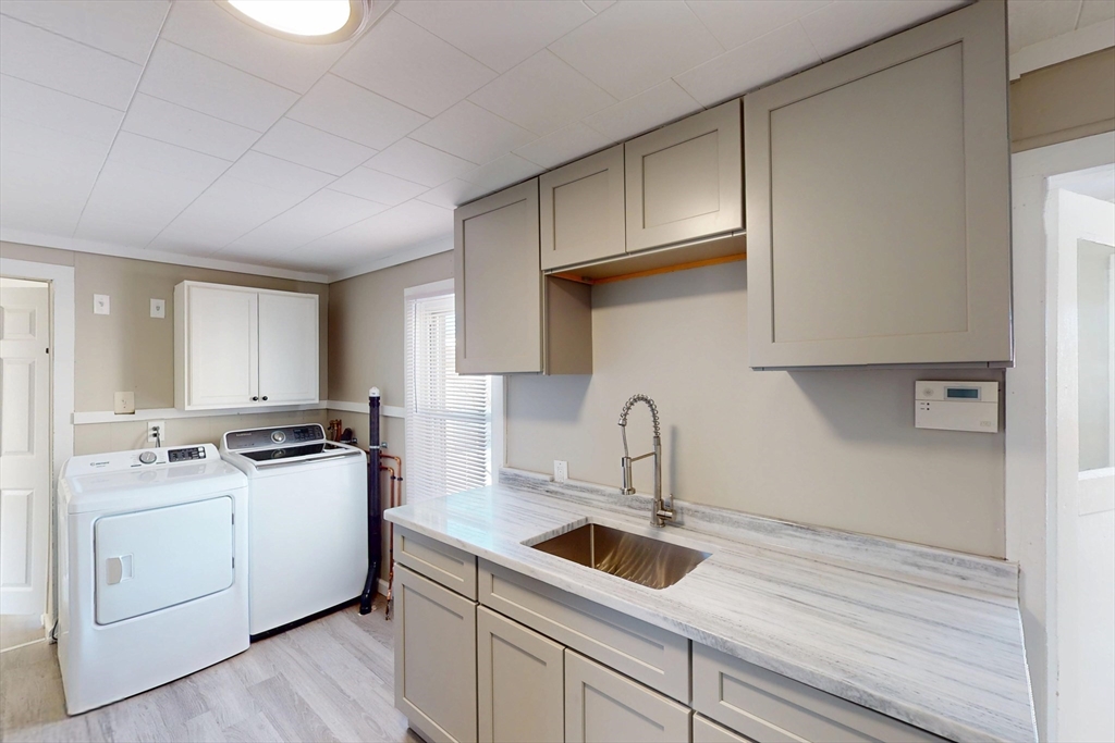 4 Broad Street South Hadley, MA 01075 - Photo 11 of 33