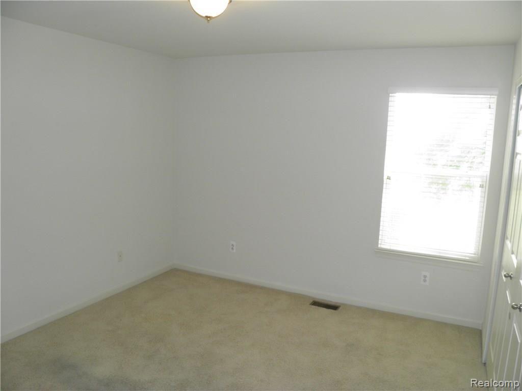 3237 Everett Drive Rochester Hills, MI 48307 - Photo 16 of 34