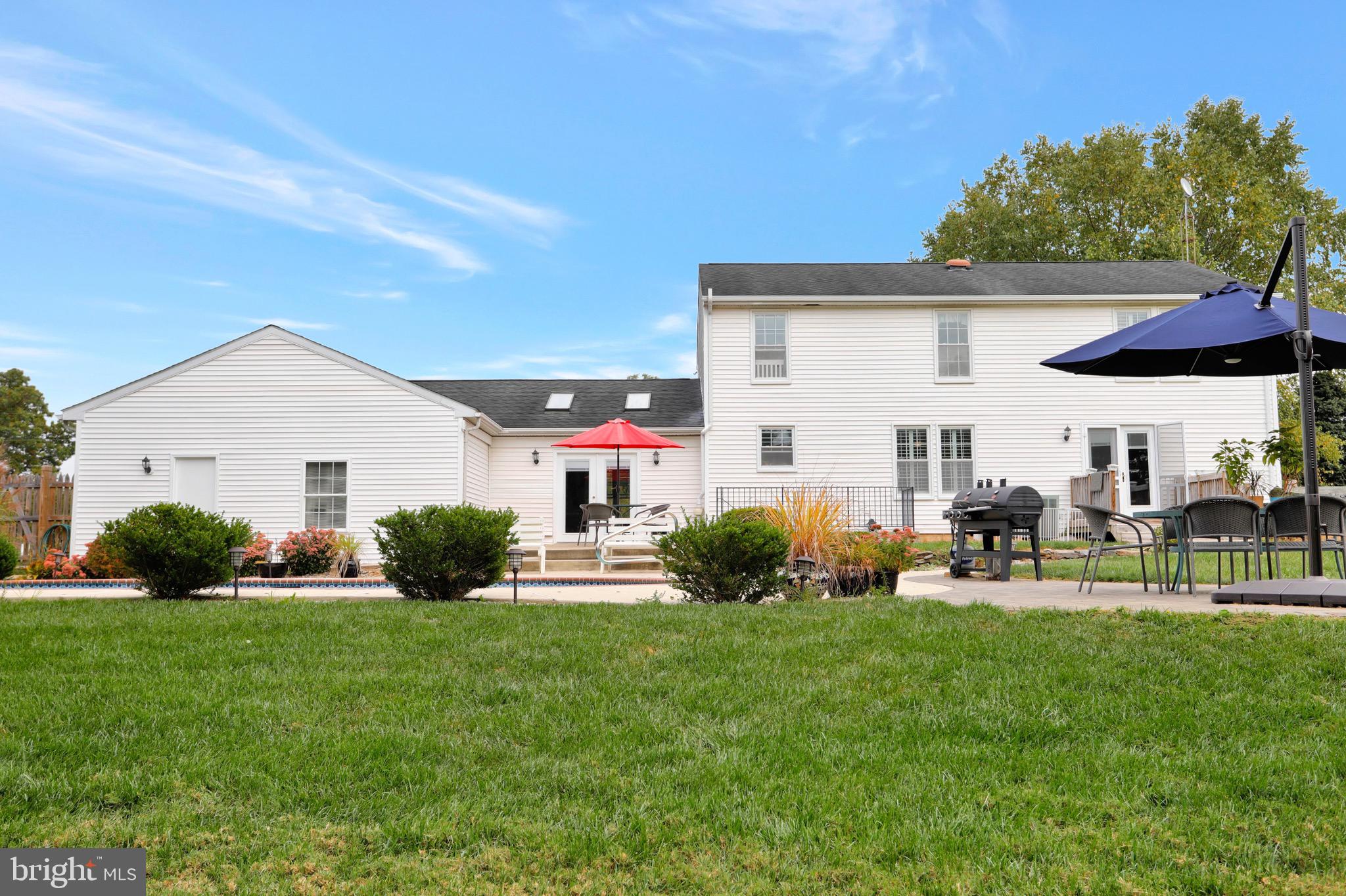 Rear view of entertaining space