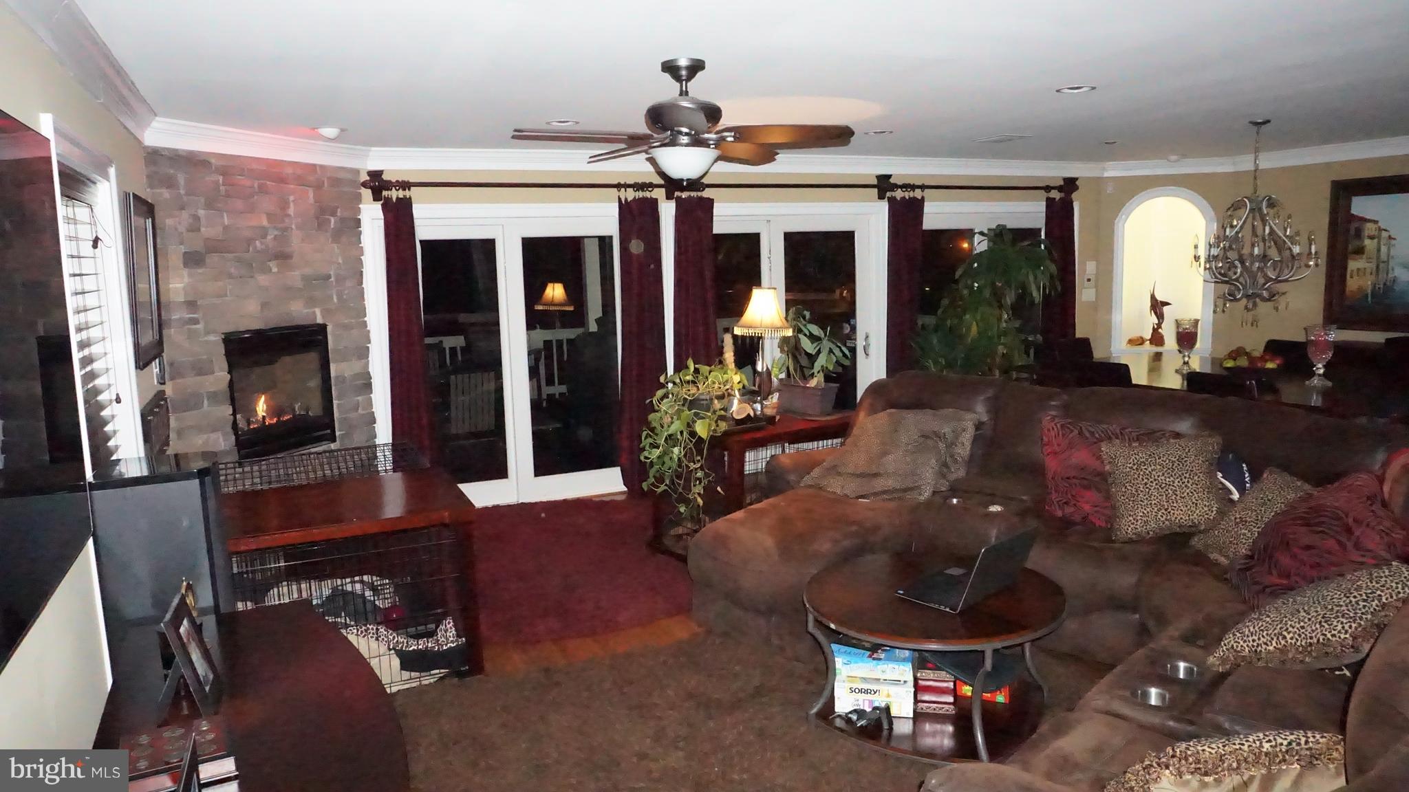 9105 Cuckold Point Road Baltimore, MD 21219 - Photo 145 of 150 Living Room