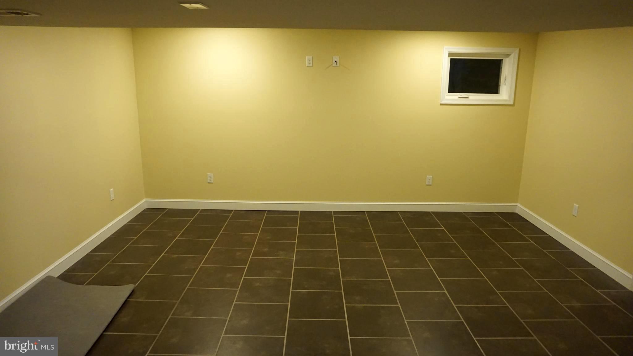 9105 Cuckold Point Road Baltimore, MD 21219 - Photo 67 of 150 Apartment Living Room