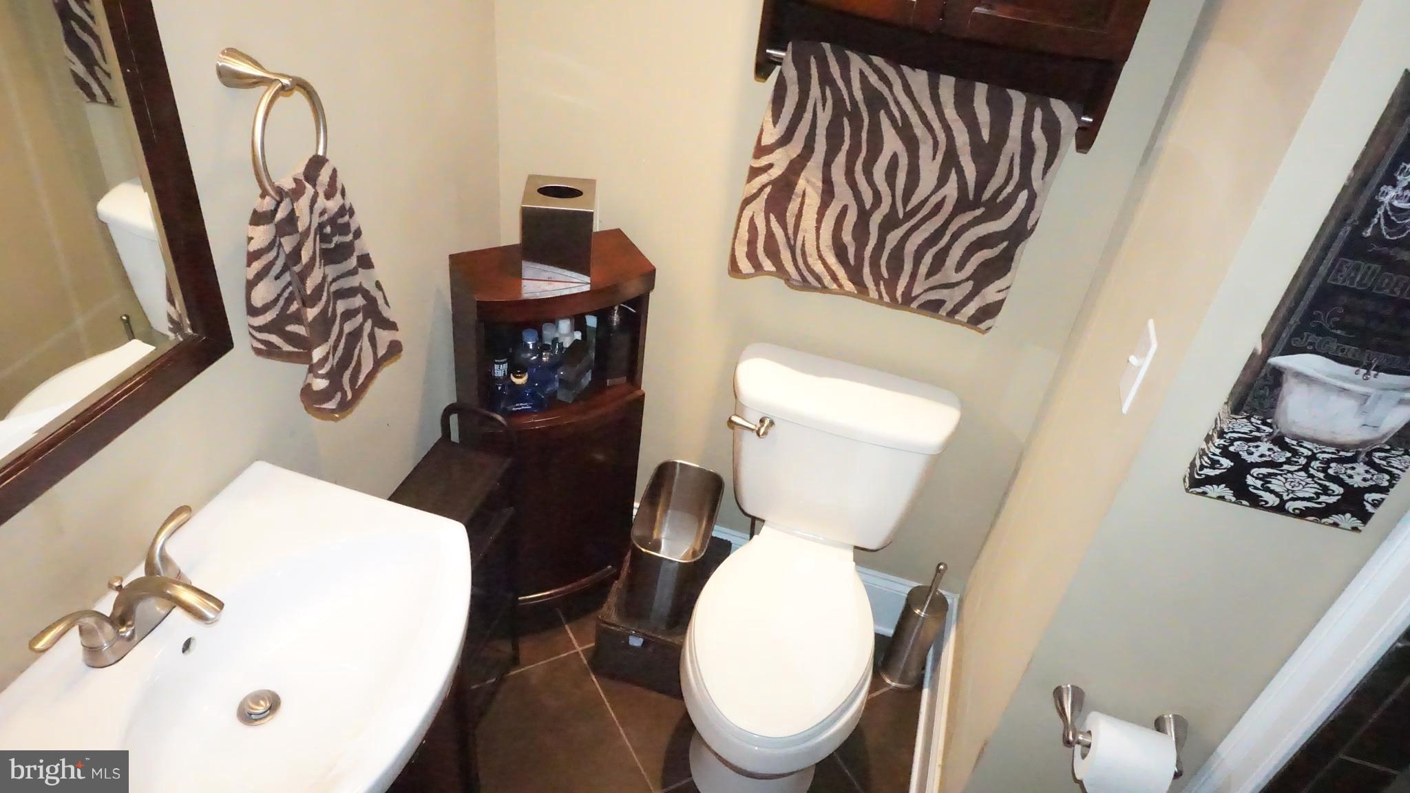 9105 Cuckold Point Road Baltimore, MD 21219 - Photo 81 of 150 Upper Level Full Bath