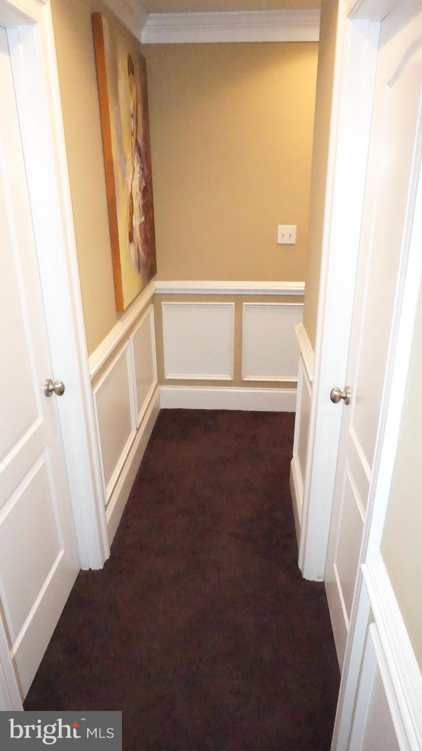 9105 Cuckold Point Road Baltimore, MD 21219 - Photo 83 of 150 Upper Hallway