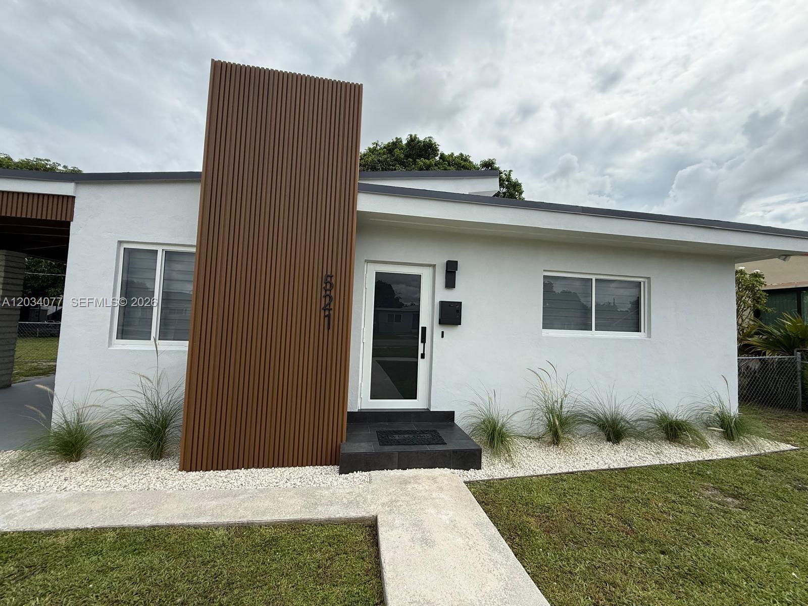 521 East 33rd Street Hialeah, FL 33013 - Photo 3 of 30