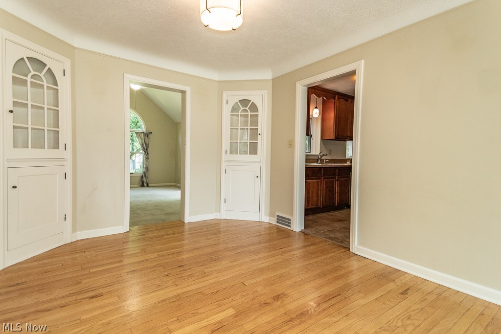 1535 Laclede Road South Euclid, OH 44121 - Photo 8 of 41