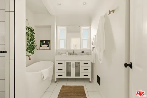 $1,249,000 | 4135 South Victoria Avenue, View Park, CA 90008