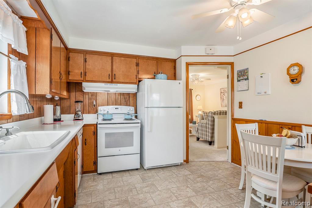 311 Reitman Court Rochester Hills, MI 48307 - Photo 6 of 32