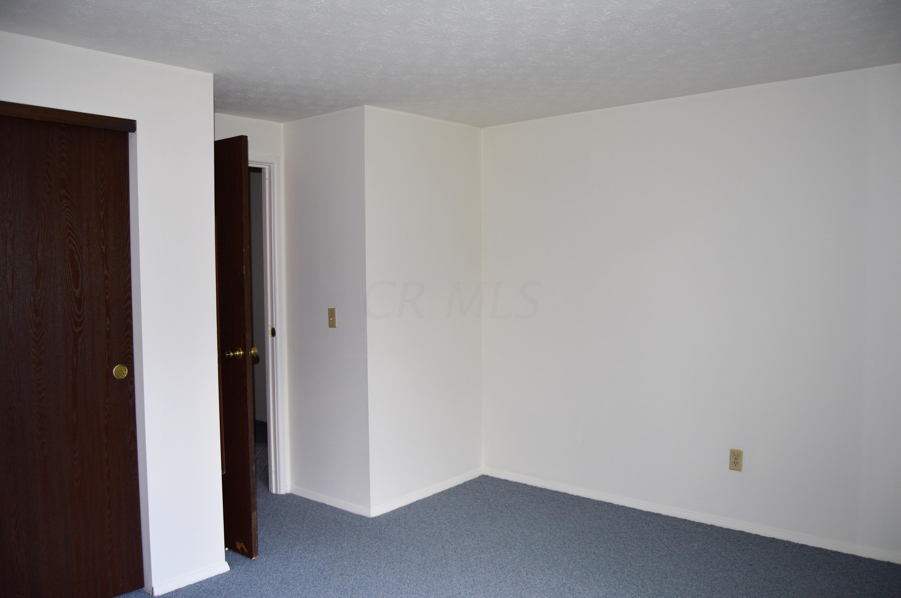 430 Shell Court West Columbus, OH 43213 - Photo 3 of 7 Gallery Image 3