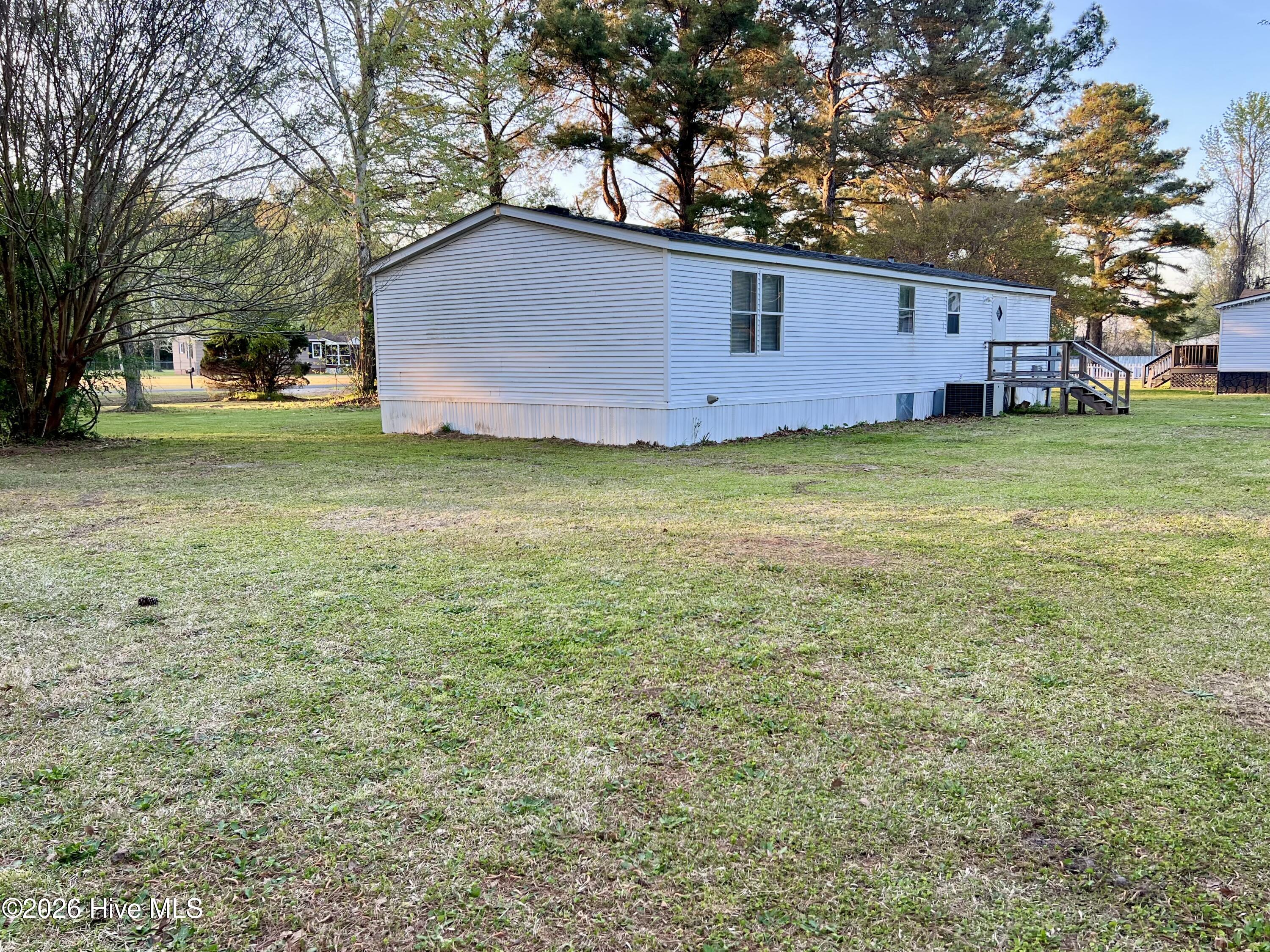 620 Godley Road Grimesland, NC 27837 - Photo 4 of 18 IMG_0165