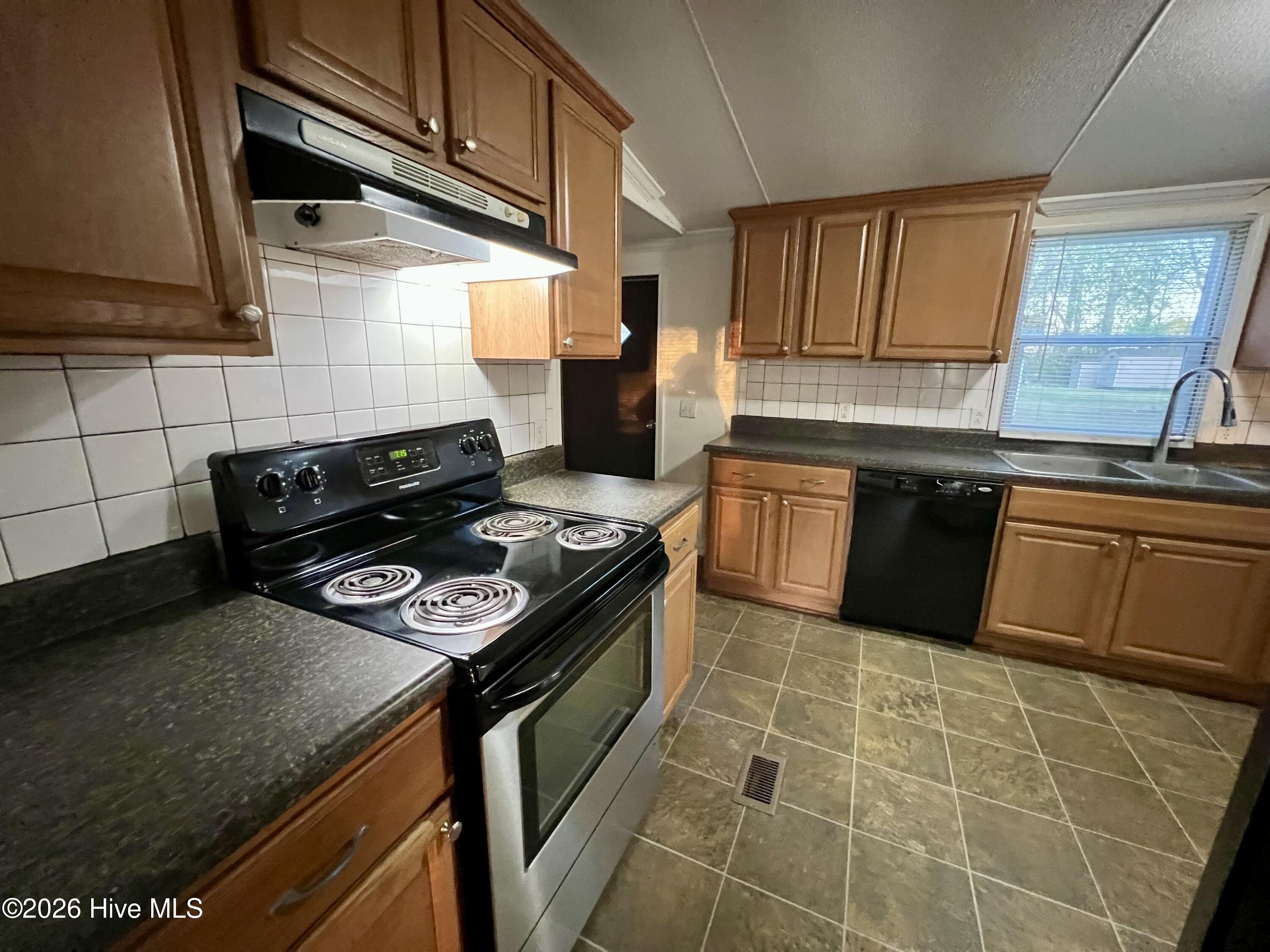 620 Godley Road Grimesland, NC 27837 - Photo 9 of 18 IMG_0173