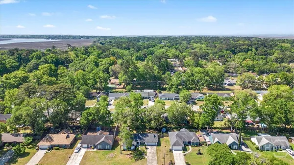 $2,500 | 13 North Nicholson Circle, Savannah, GA 31419