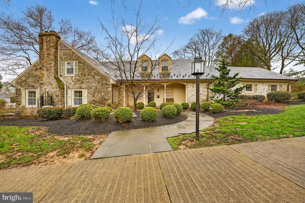 $950,000 | 2011 Sycamore Street, Bethlehem, PA 18017