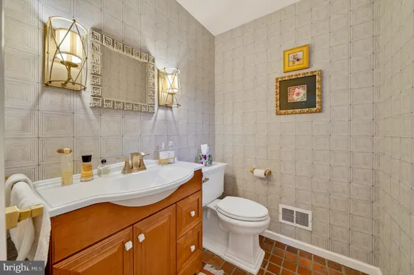 $950,000 | 2011 Sycamore Street, Bethlehem, PA 18017