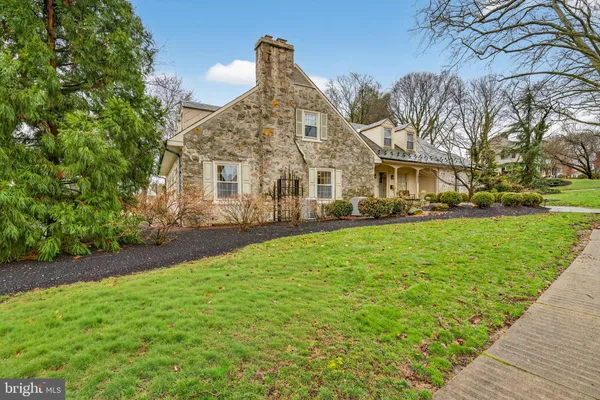 $950,000 | 2011 Sycamore Street, Bethlehem, PA 18017