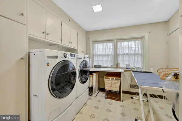 $950,000 | 2011 Sycamore Street, Bethlehem, PA 18017