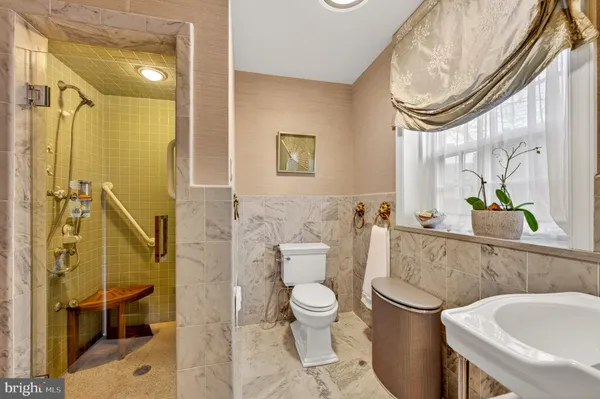 $950,000 | 2011 Sycamore Street, Bethlehem, PA 18017