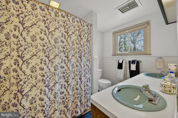 $950,000 | 2011 Sycamore Street, Bethlehem, PA 18017